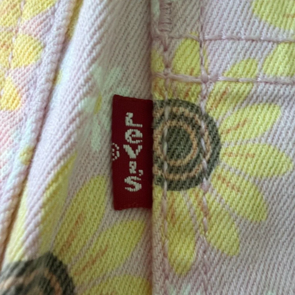NWT Levis High Loose Shorts girls size 10, pink, white and yellow